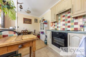 kitchen- click for photo gallery